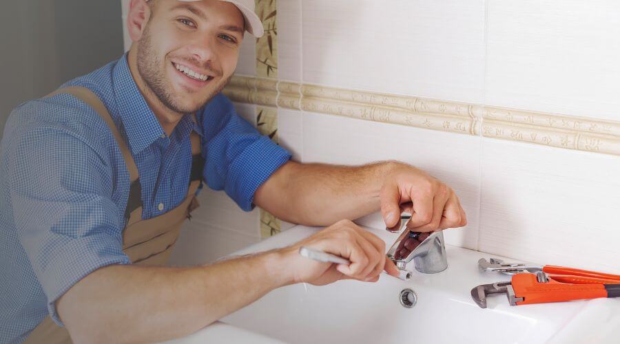 Professional clogged drains services in Opdyke, IL